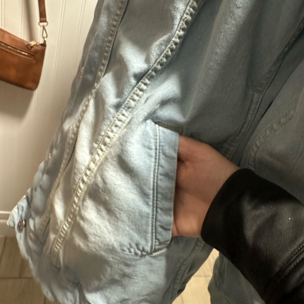 Lularoe Jaxon Light Wash Blue Denim Jacket stretch Eagle embroidered XL - Picture 6 of 10